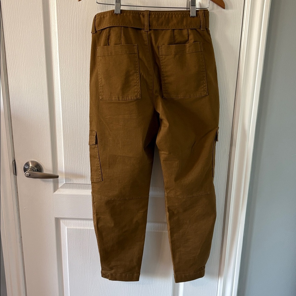 Banana Republic Tan Cargo Pants for women - Picture 4 of 5